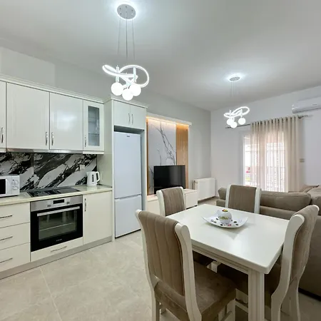 Empire 4 Apartman Néa Mihanióna