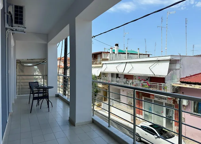 Empire 4 Apartment *